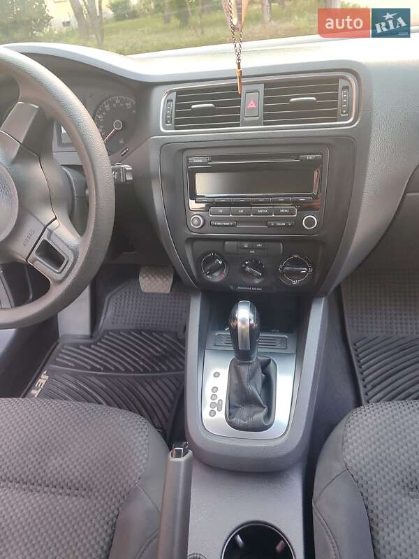 Седан Volkswagen Jetta 2014 в Ивано-Франковске