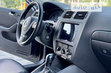 Седан Volkswagen Jetta 2013 в Одессе