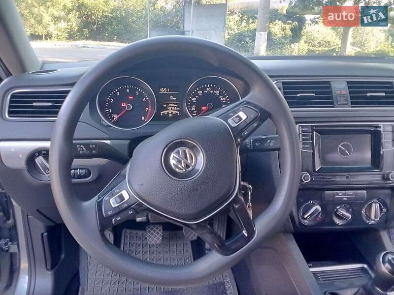 Седан Volkswagen Jetta 2016 в Кропивницком