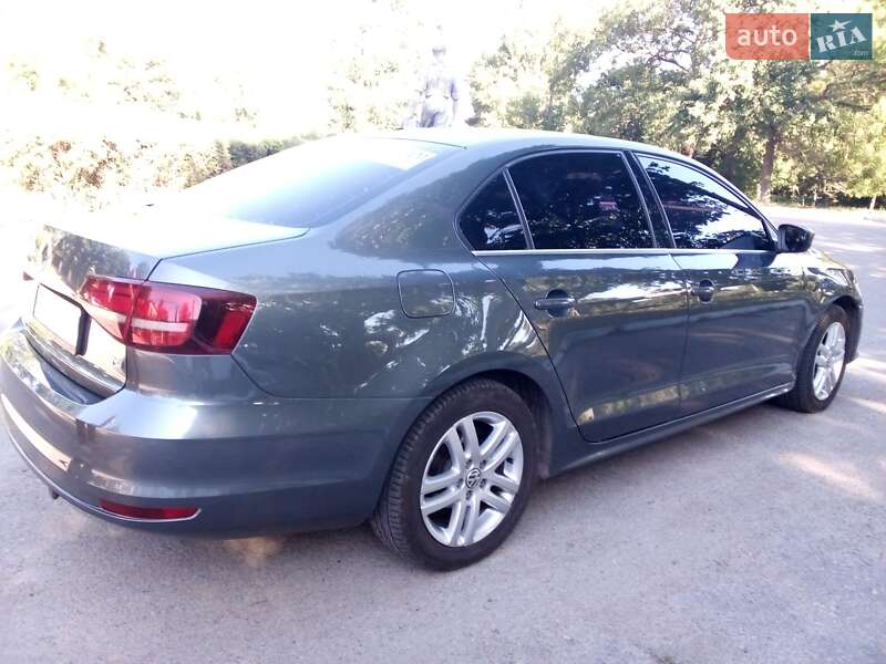 Седан Volkswagen Jetta 2016 в Кропивницком