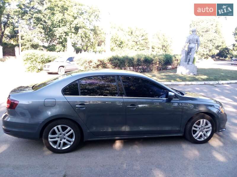 Седан Volkswagen Jetta 2016 в Кропивницком