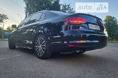 Седан Volkswagen Jetta 2016 в Сумах