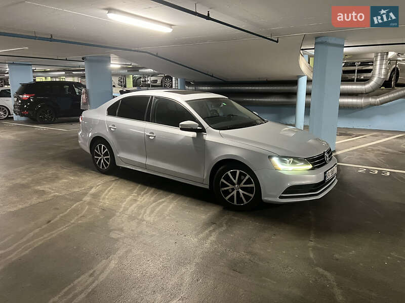 Седан Volkswagen Jetta 2016 в Киеве