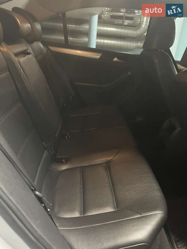 Седан Volkswagen Jetta 2016 в Киеве