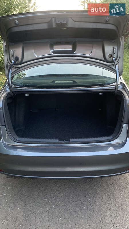 Седан Volkswagen Jetta 2015 в Сумах