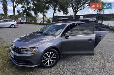 Седан Volkswagen Jetta 2016 в 