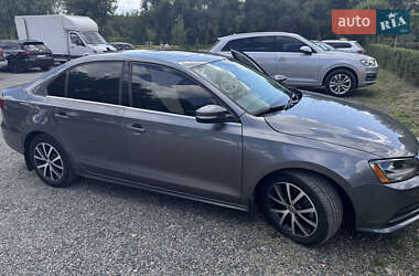 Седан Volkswagen Jetta 2016 в 