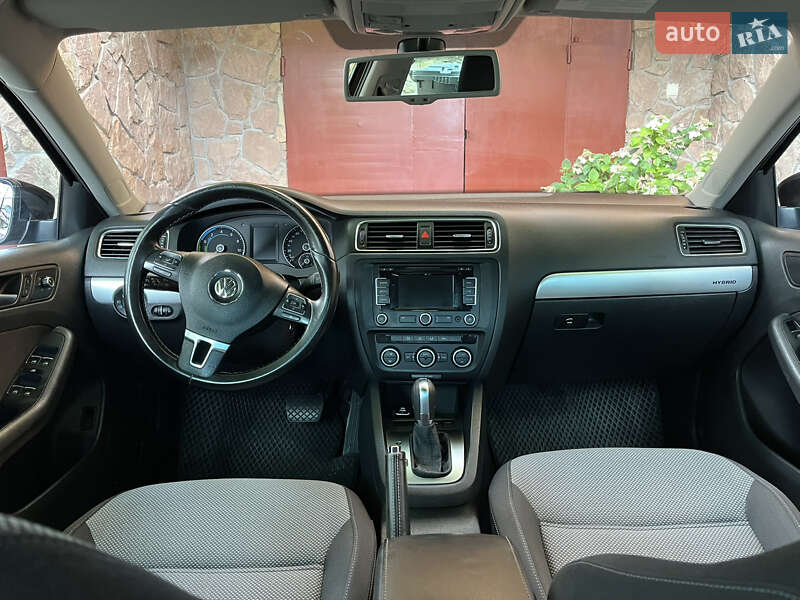 Седан Volkswagen Jetta 2013 в Тернополі