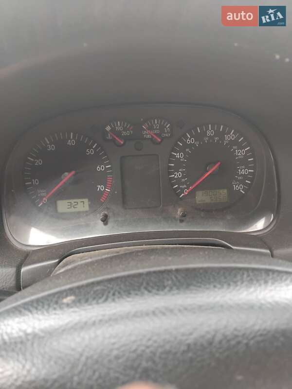 Седан Volkswagen Jetta 2000 в Чернівцях