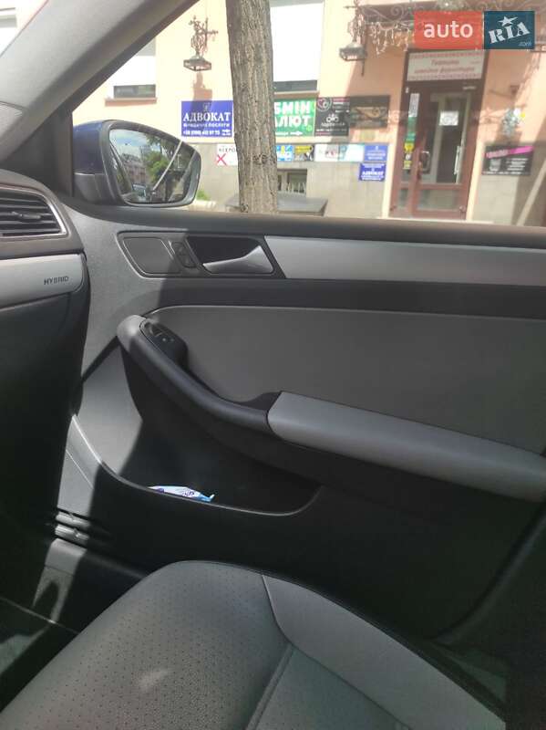 Седан Volkswagen Jetta 2014 в Києві