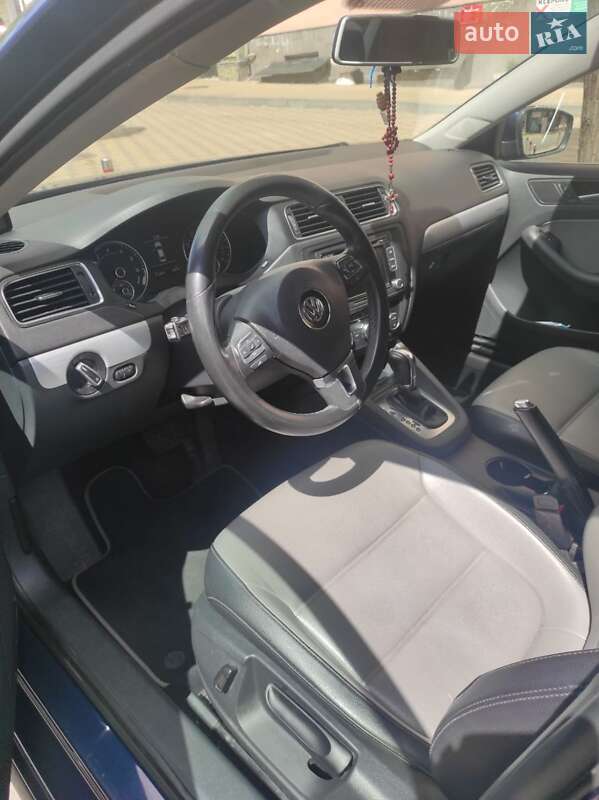 Седан Volkswagen Jetta 2014 в Києві