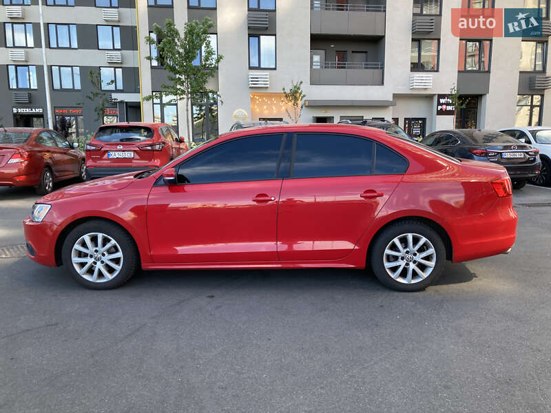 Седан Volkswagen Jetta 2014 в Києві