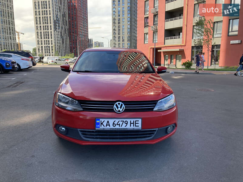 Седан Volkswagen Jetta 2014 в Києві