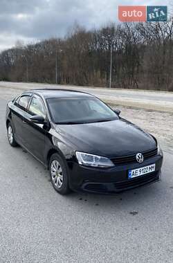 Седан Volkswagen Jetta 2012 в 