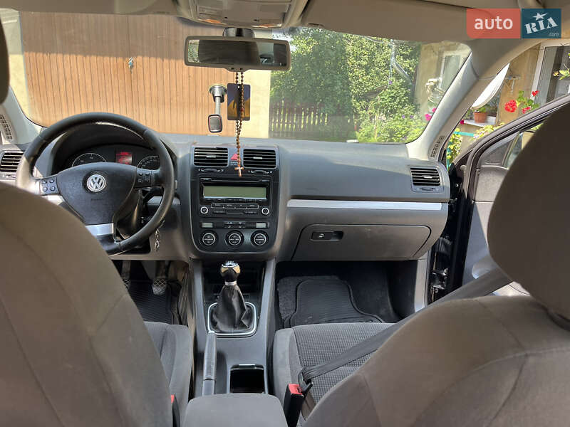 Седан Volkswagen Jetta 2009 в Жидачове