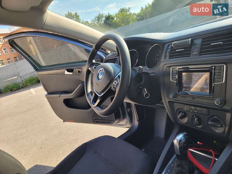 Седан Volkswagen Jetta 2015 в Полтаві