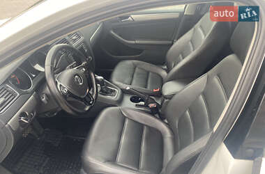 Седан Volkswagen Jetta 2017 в 