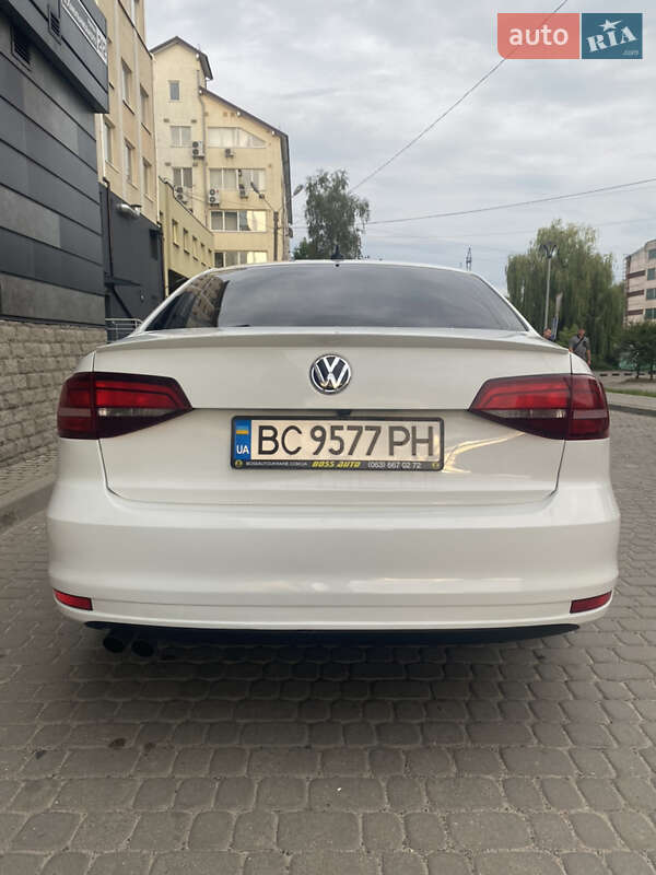 Седан Volkswagen Jetta 2017 в Львове