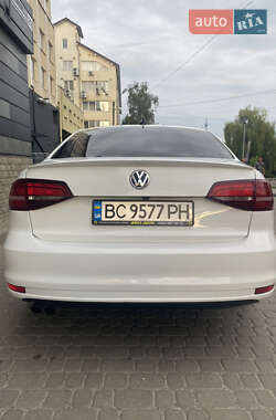 Седан Volkswagen Jetta 2017 в 