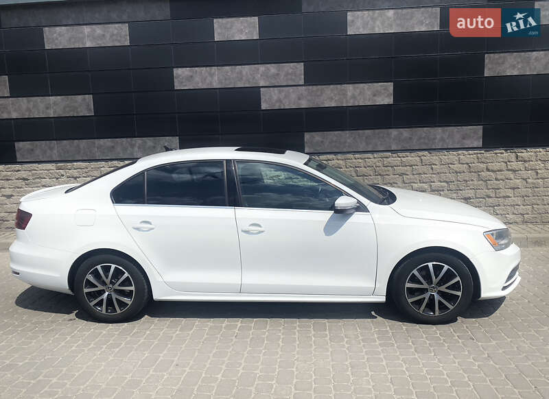 Седан Volkswagen Jetta 2017 в Львове