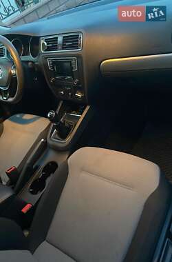 Седан Volkswagen Jetta 2017 в 