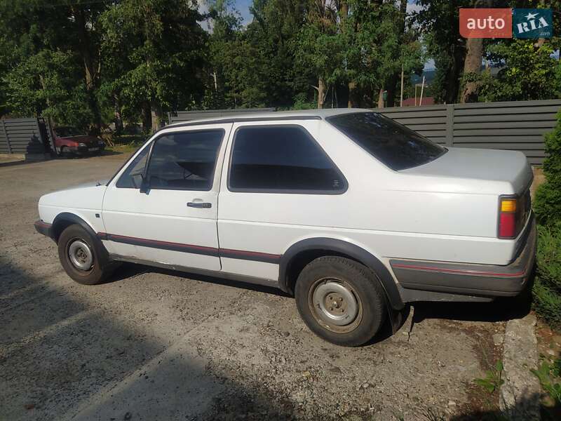 Седан Volkswagen Jetta 1985 в Кицмани фото 4 Седан Volkswagen Jetta 1985 в Кицмани