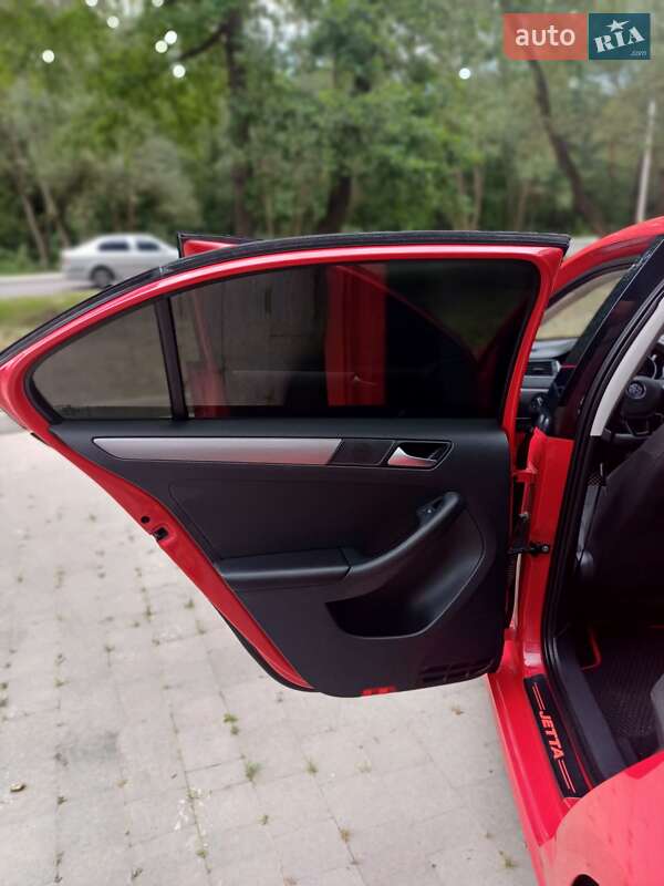 Седан Volkswagen Jetta 2014 в Львове