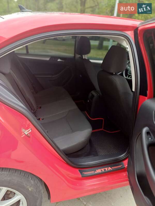 Седан Volkswagen Jetta 2014 в Львове