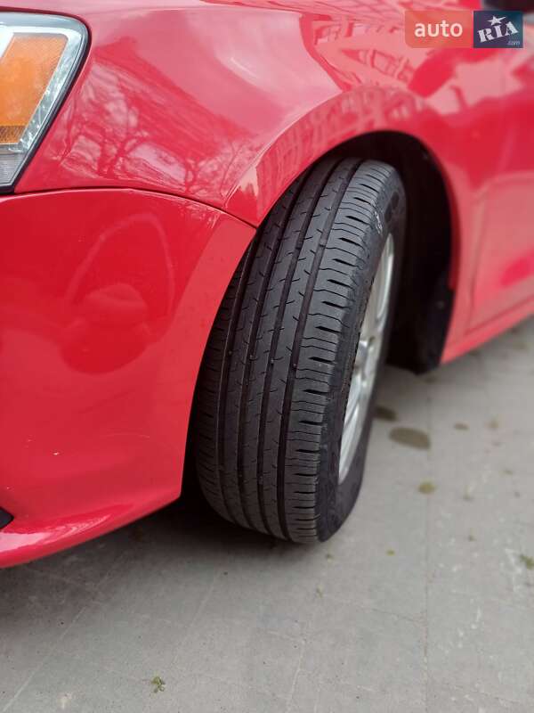 Седан Volkswagen Jetta 2014 в Львове