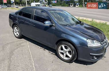 Седан Volkswagen Jetta 2009 в 