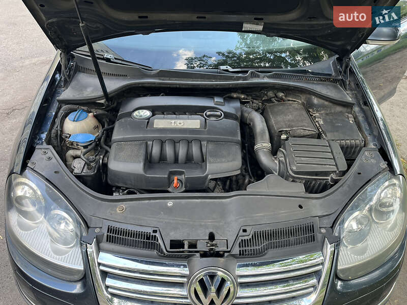 Седан Volkswagen Jetta 2009 в Киеве