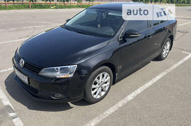 Седан Volkswagen Jetta 2012 в Києві