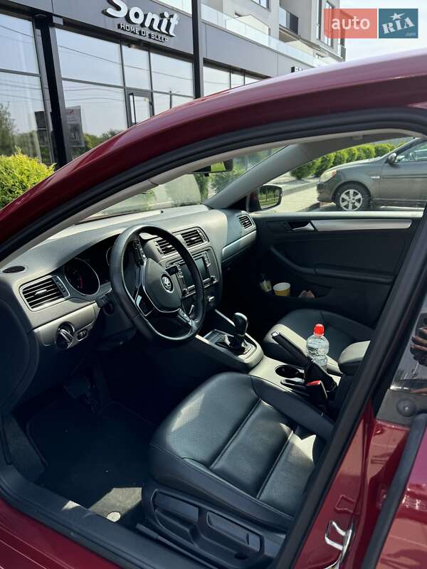 Седан Volkswagen Jetta 2017 в Ужгороде