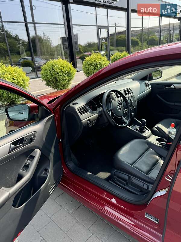 Седан Volkswagen Jetta 2017 в Ужгороде