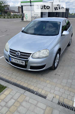 Седан Volkswagen Jetta 2006 в Червонограді