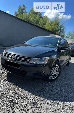 Седан Volkswagen Jetta 2011 в Львові