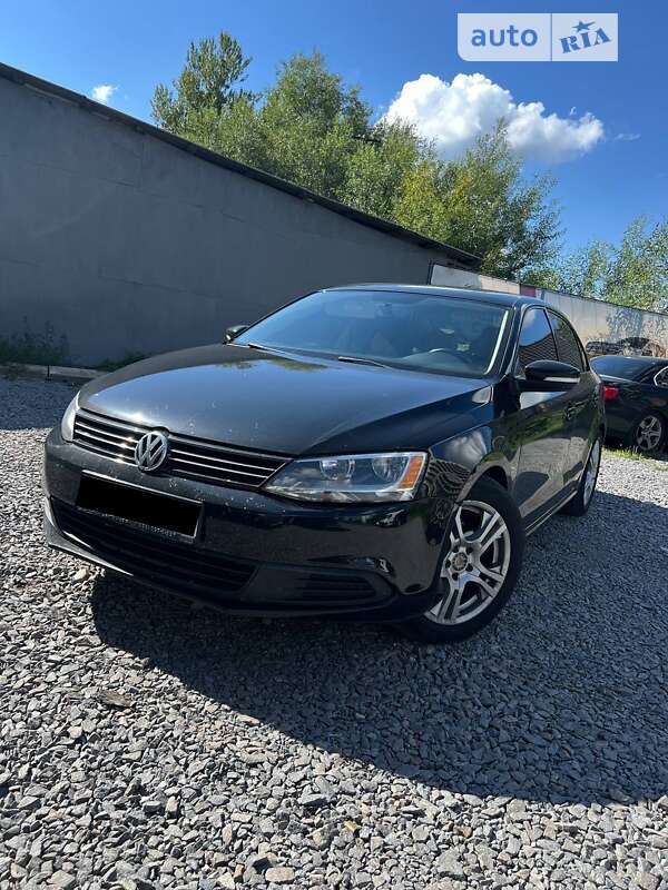 Седан Volkswagen Jetta 2011 в Львові