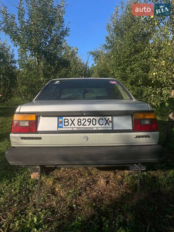 Седан Volkswagen Jetta 1987 в Колинковцах