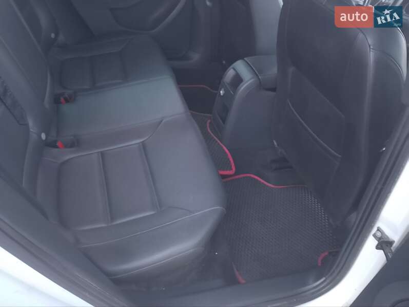 Седан Volkswagen Jetta 2015 в Шостці