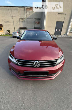 Седан Volkswagen Jetta 2016 в Львове