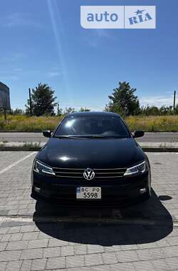 Седан Volkswagen Jetta 2016 в Львові