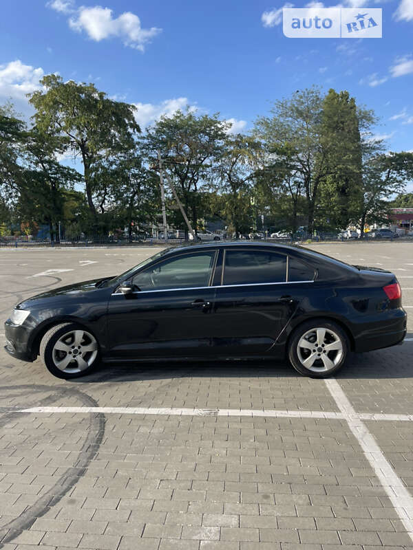 Седан Volkswagen Jetta 2012 в Одесі