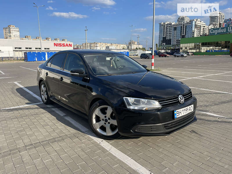 Седан Volkswagen Jetta 2012 в Одесі