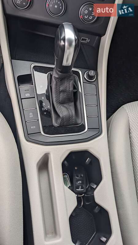 Седан Volkswagen Jetta 2019 в Стрые