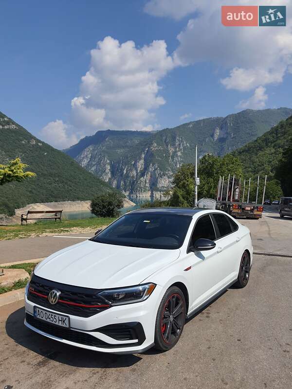 Седан Volkswagen Jetta 2019 в 