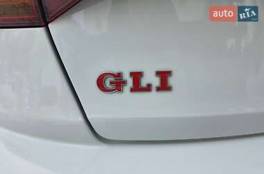 Седан Volkswagen Jetta 2019 в 