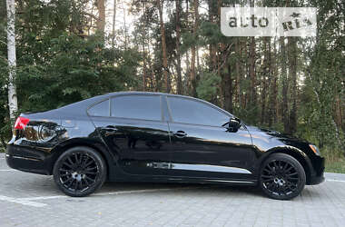 Седан Volkswagen Jetta 2014 в Киеве