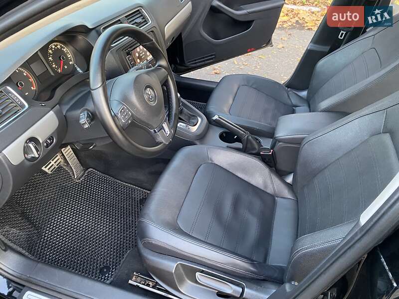 Седан Volkswagen Jetta 2011 в Гайвороні