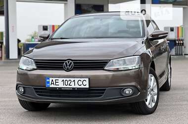 Седан Volkswagen Jetta 2012 в Днепре