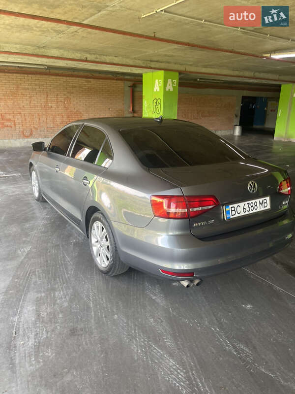 Седан Volkswagen Jetta 2014 в Львове